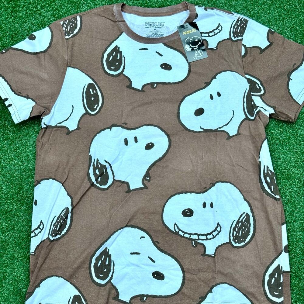 PEANUTS Worldwide Brown T Shirt New With Tag A Lot Of Snoopy Heads